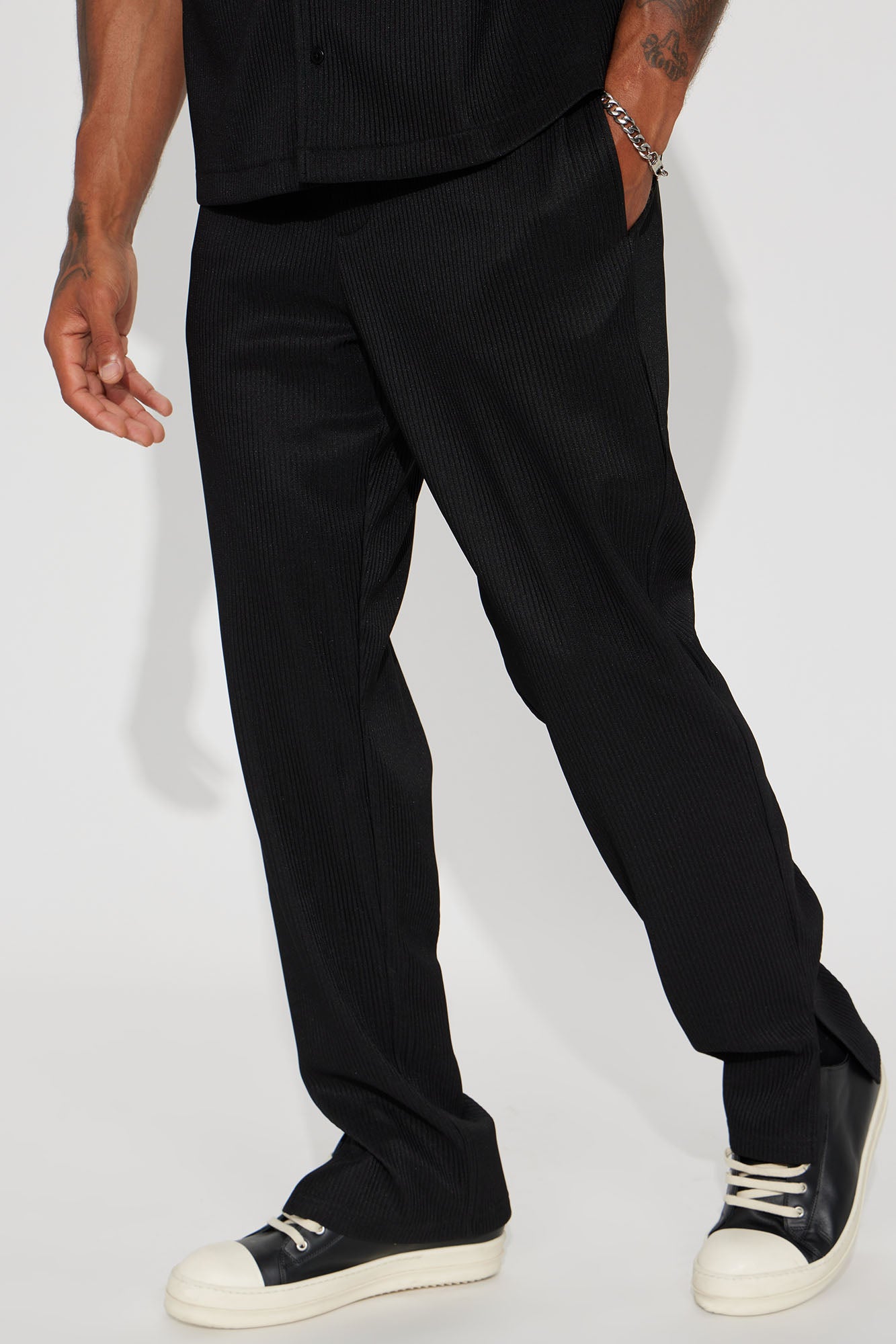 Black Flex Narrow Straight Pants – TJORI